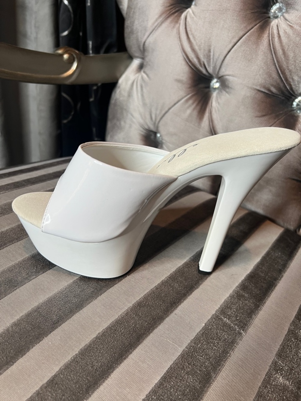 ⨠Dazzling Ellie White Patent Platform Slides ⨠- Picture 4 of 8
